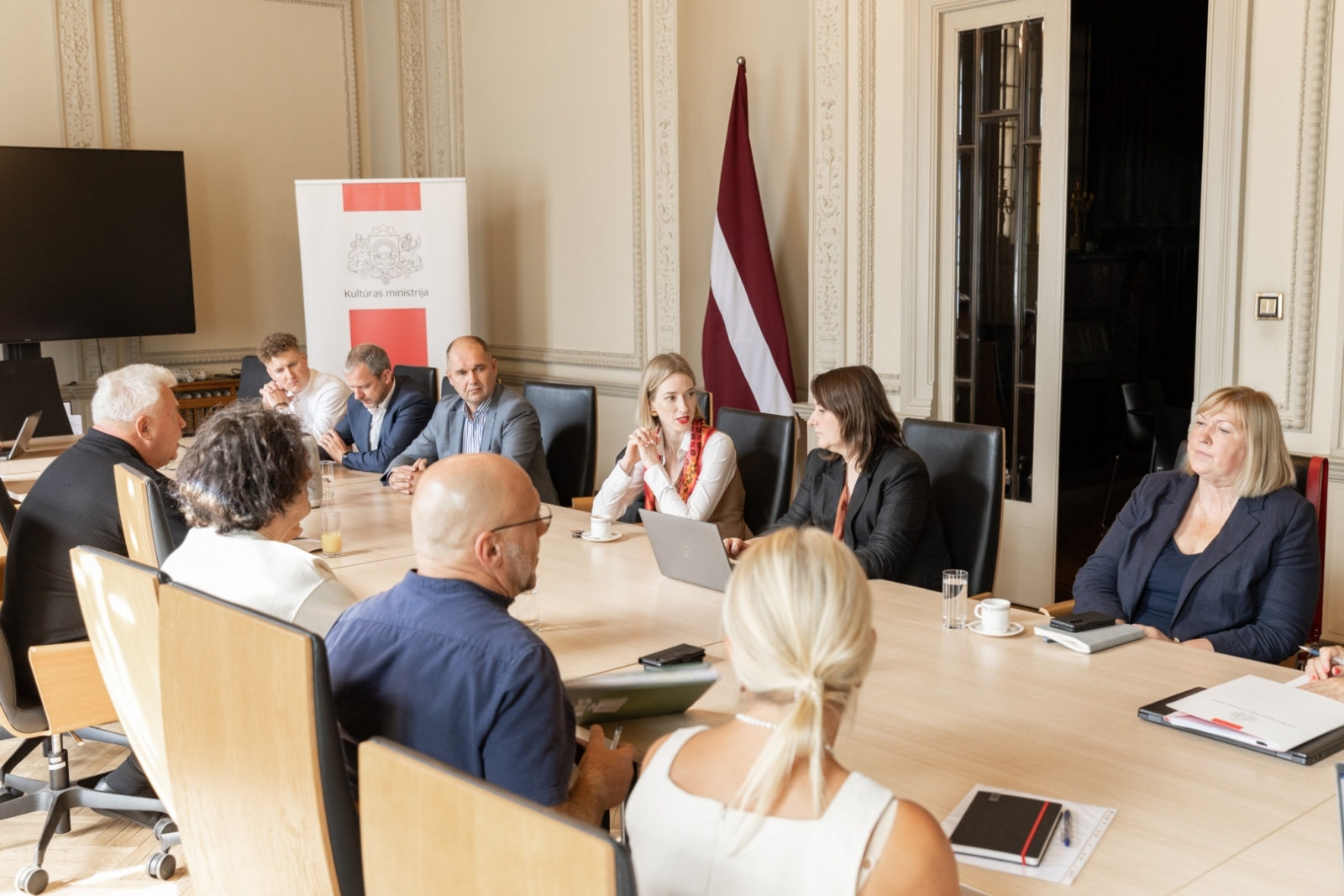 Ministre tiekas ar kultūras jomas profesionālo vidusskolu vadītājiem