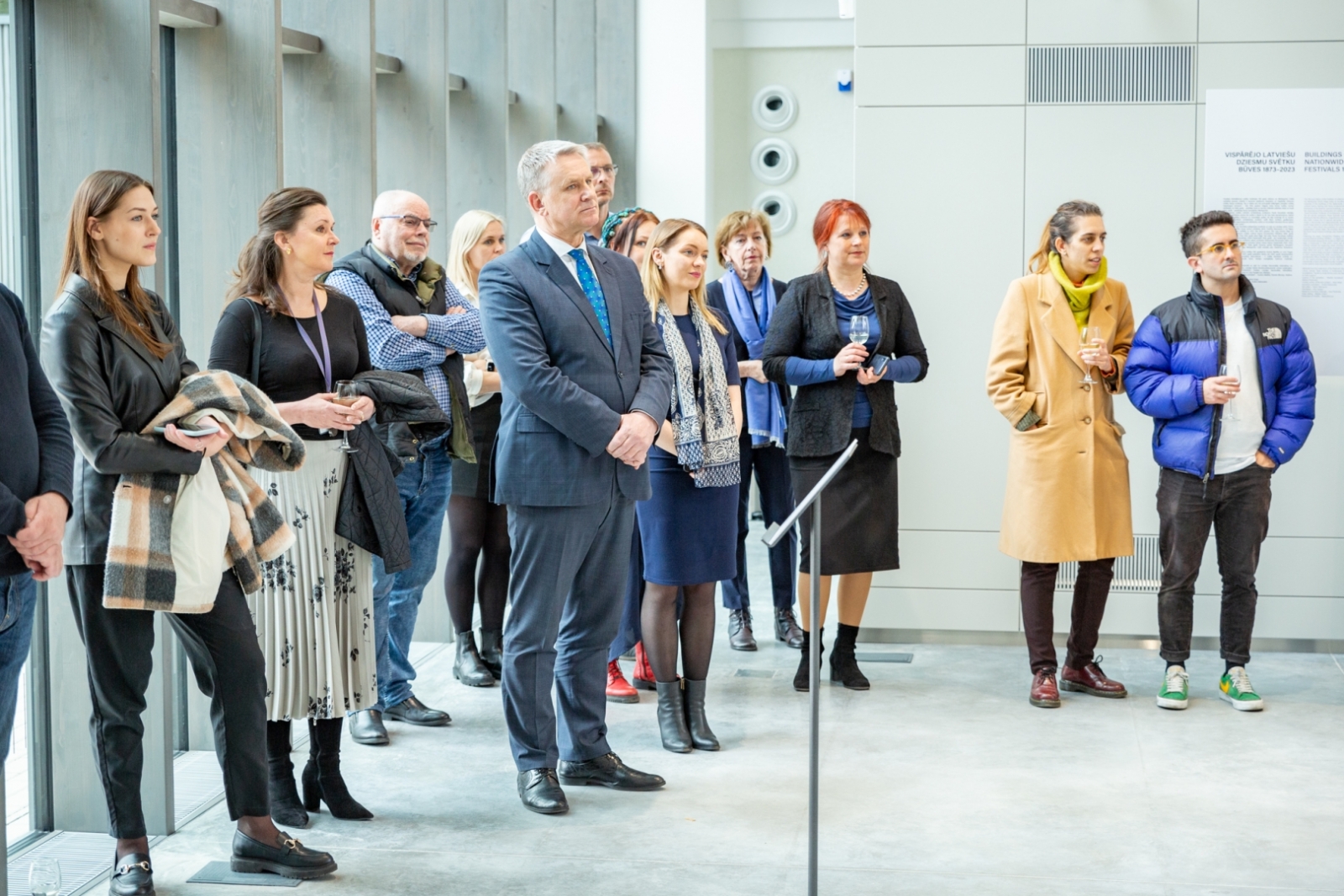 Dziesmusvētku būvju ekspozīcijas atklāšanā Mežaparka estrādes paviljonā