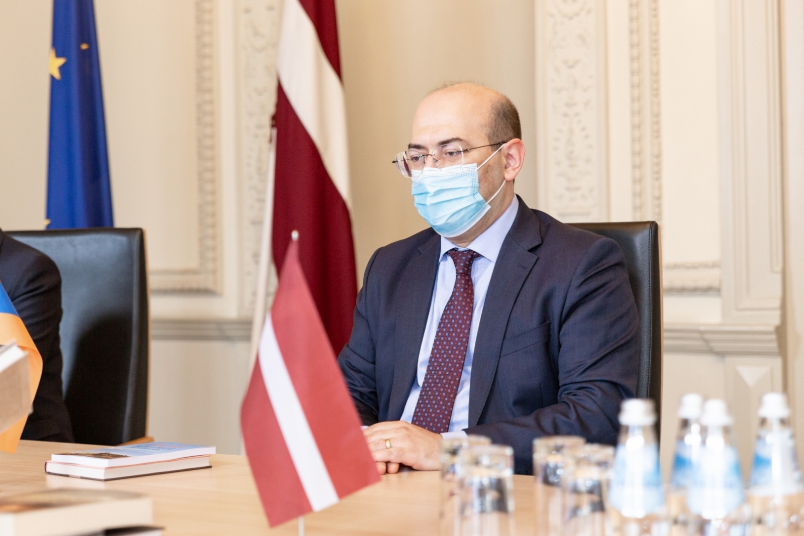 Kultūras ministrs Nauris Puntulis tiekas ar Armēnijas vēstnieku Latvijā Tigranu Mkrtčjanu.