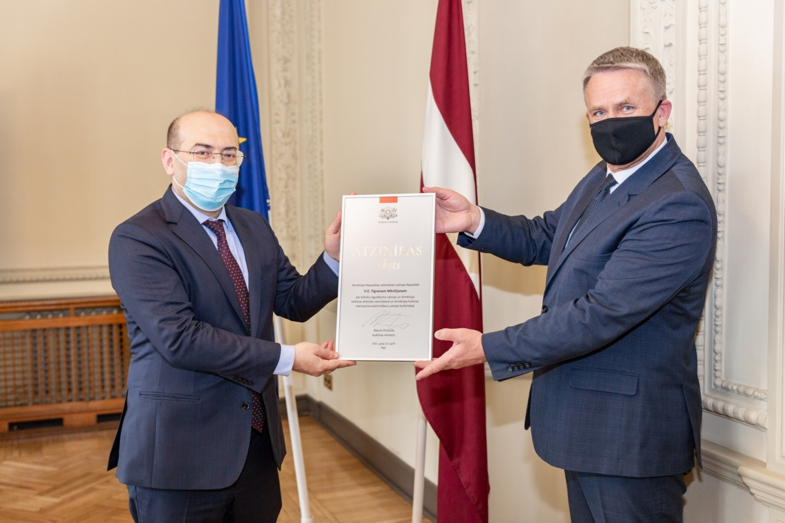 Kultūras ministrs Nauris Puntulis tiekas ar Armēnijas vēstnieku Latvijā Tigranu Mkrtčjanu.