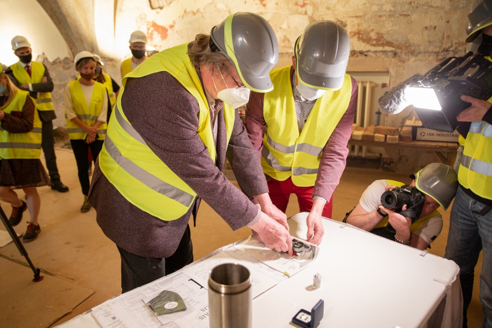 Rīgas pils kastelas restaurācijas darbu gaitā iemūrē kapsulu.