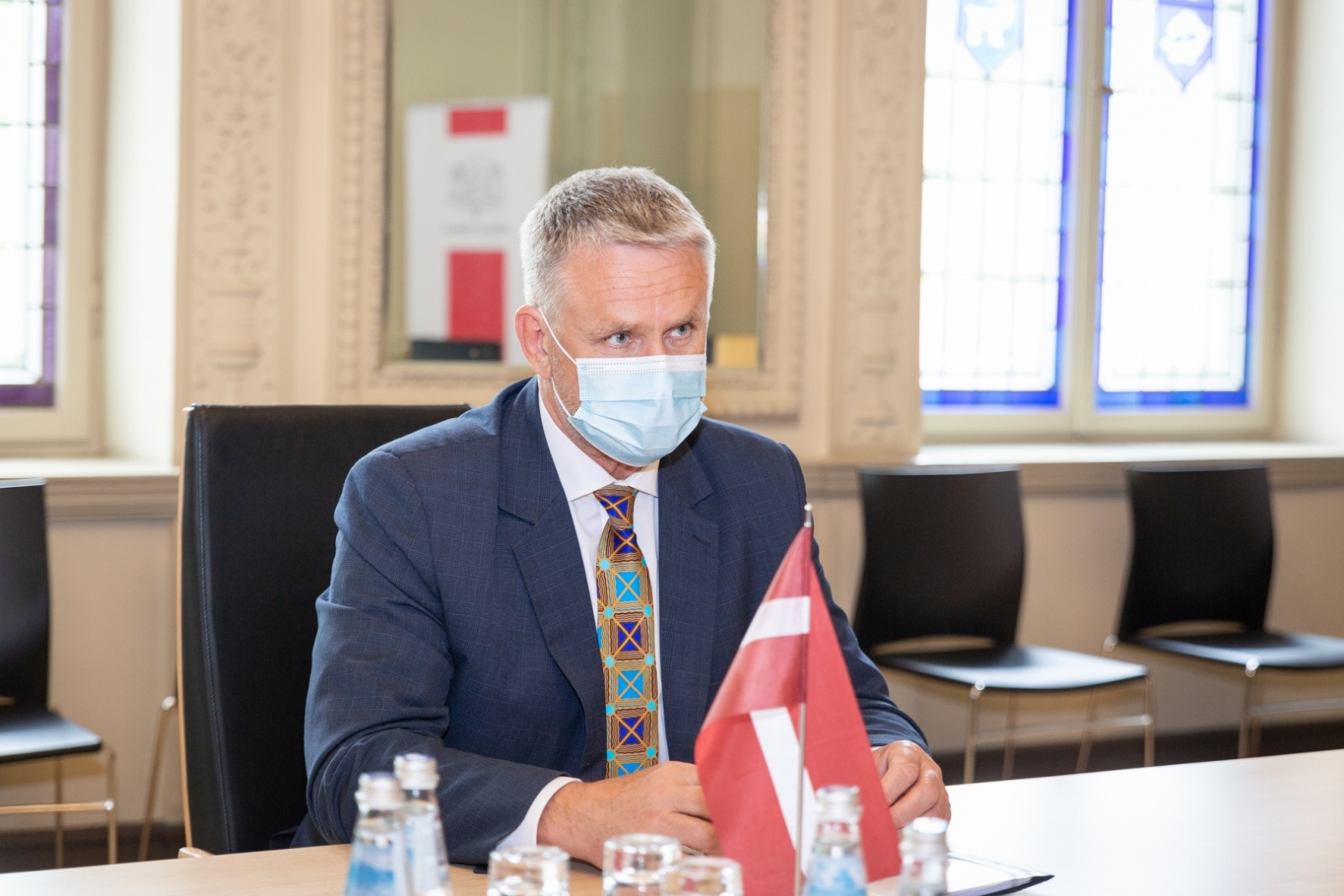 Kultūras ministrs Nauris Puntulis tiekas ar Vācijas vēstnieku Latvijā Kristianu Heltu.
