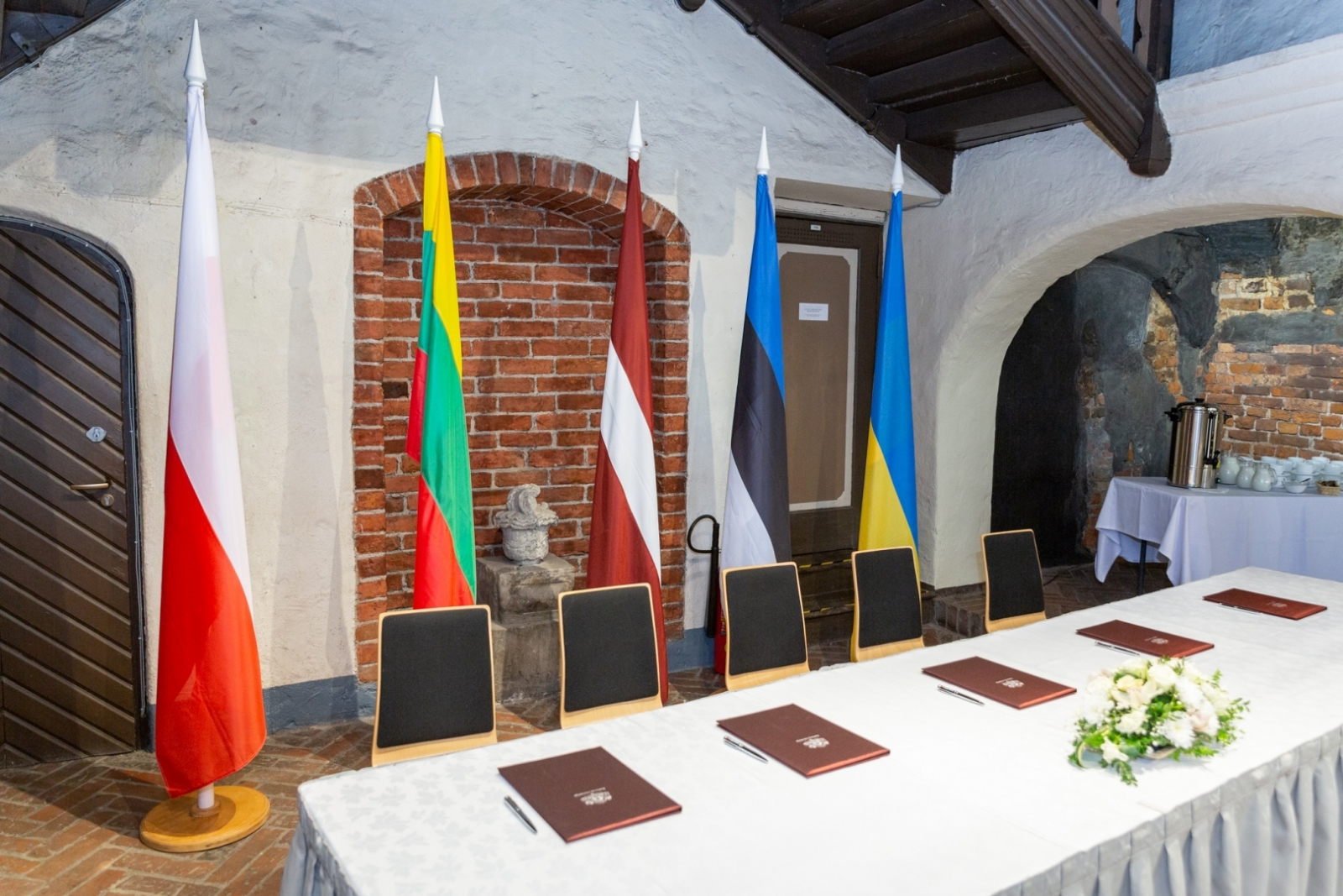 Piecu valstu kultūras ministri paraksta deklarāciju Ukrainas atbalstam