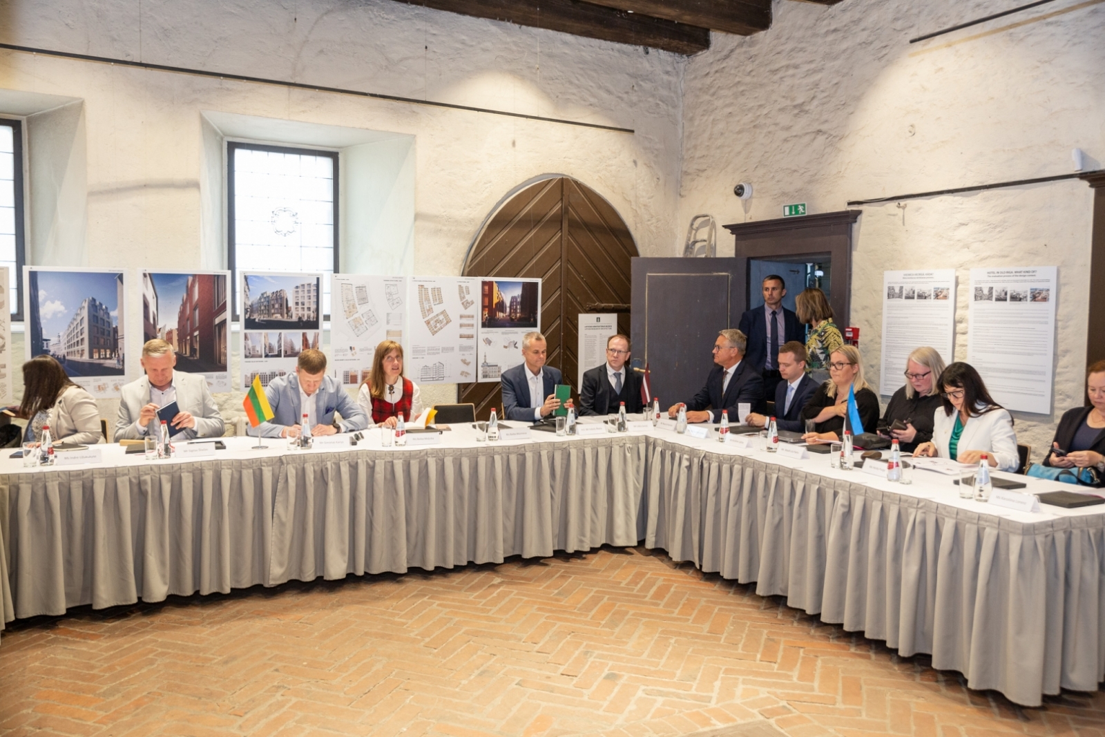 Piecu valstu kultūras ministri paraksta deklarāciju Ukrainas atbalstam