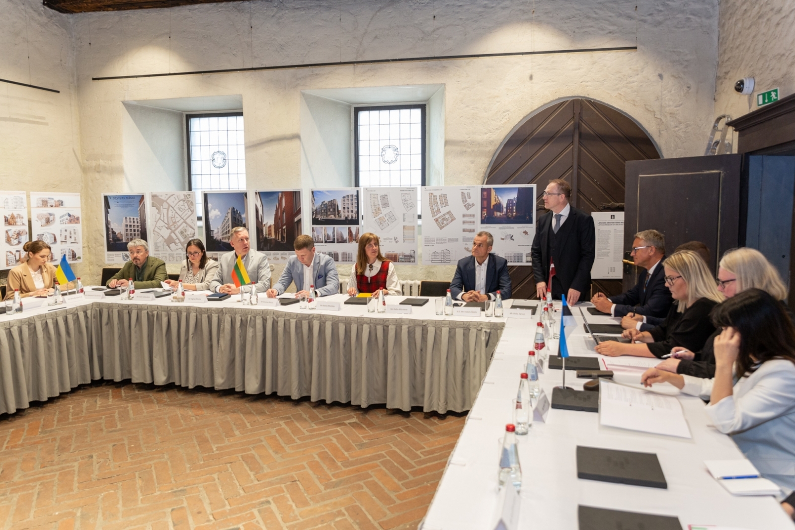 Piecu valstu kultūras ministri paraksta deklarāciju Ukrainas atbalstam