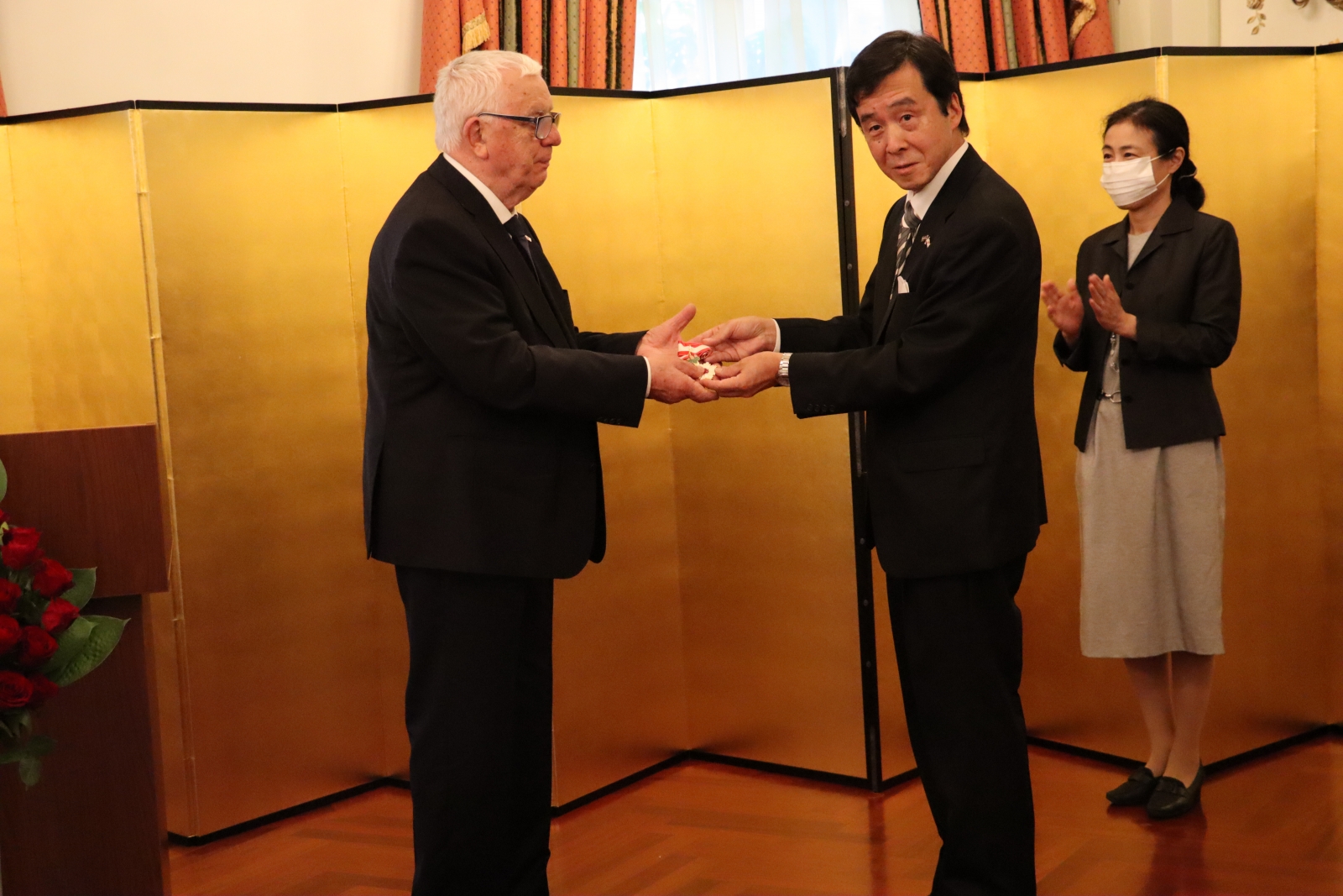 KM parlamentārais sekretārs Ritvars Jansons piedalās Uzlecošās Saules ordeņa un Zelta stari ar kakla lentu pasniegšanas ceremonijā Japānas vēstniecībā