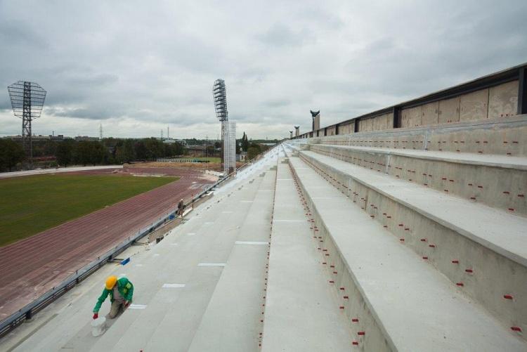 Vēstījumu kapsulas iemūrēšanas pasākums Daugavas stadionā