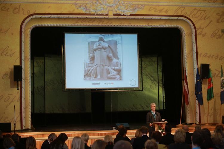 Latviešu Pagaidu Nacionālajai padomei - 100