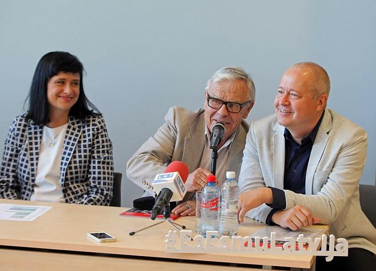 Preses konference par filmu programmu "Latvijas filmas Latvijas simtgadei"