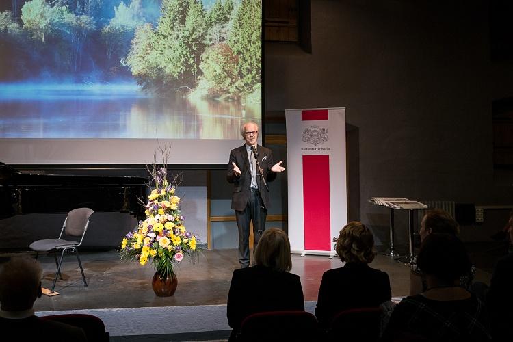 Kultūras ministrijas un Ministru kabineta Atzinības rakstu pasniegšana