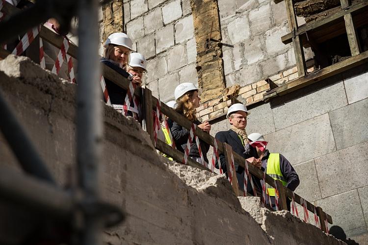 Vēstījuma iemūrēšana Latvijas Okupācijas muzeja Nākotnes nama pamatos