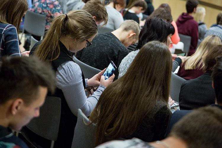 Forums jauniešiem „Es esmu internetā! Es piedalos”