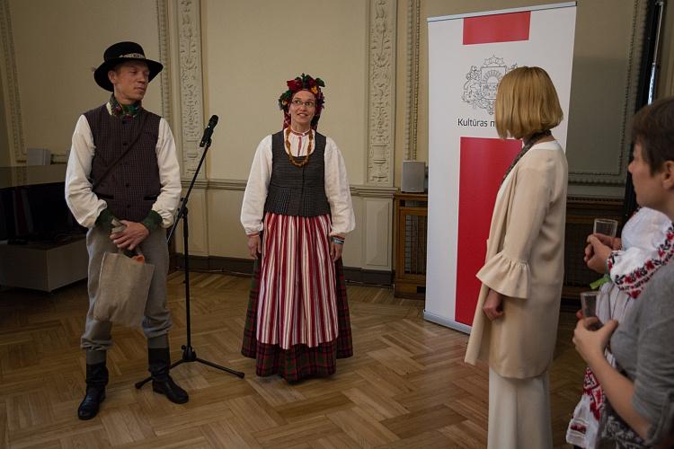 Kultūras ministres Daces Melbārdes tikšanās ar folkloras festivāla ''Baltica'' ārvalstu kolektīvu vadītājiem