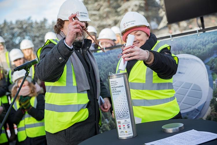 Mežaparka Lielās estrādes kapsulas nākamajām paaudzēm iebetonēšanas pasākums