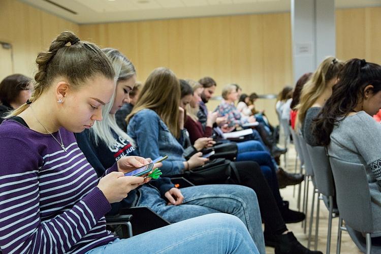 Forums jauniešiem „Es esmu internetā! Es piedalos”