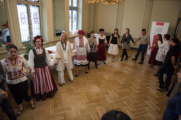 Kultūras ministres Daces Melbārdes tikšanās ar folkloras festivāla ''Baltica'' ārvalstu kolektīvu vadītājiem