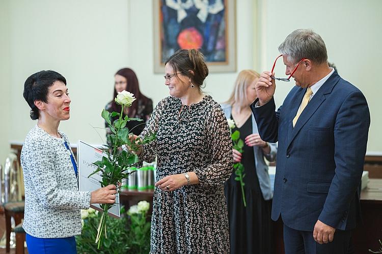 Pateicības rakstu pasniegšana muzeju speciālistiem, kuri muzeju jomā strādā 25 gadus