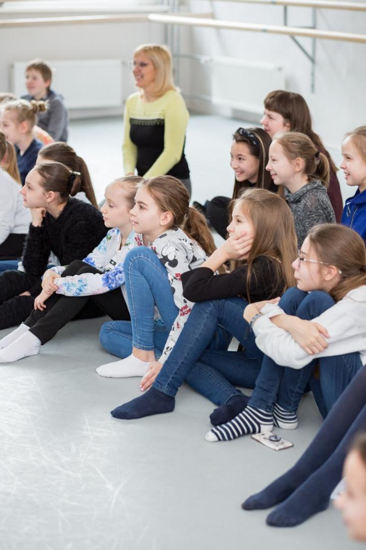 Interaktīva medijpratības izrāde Nacionālās Mākslu vidusskolas 3.-5. klašu skolēniem