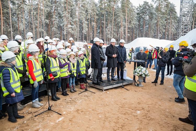 Mežaparka Lielās estrādes kapsulas nākamajām paaudzēm iebetonēšanas pasākums