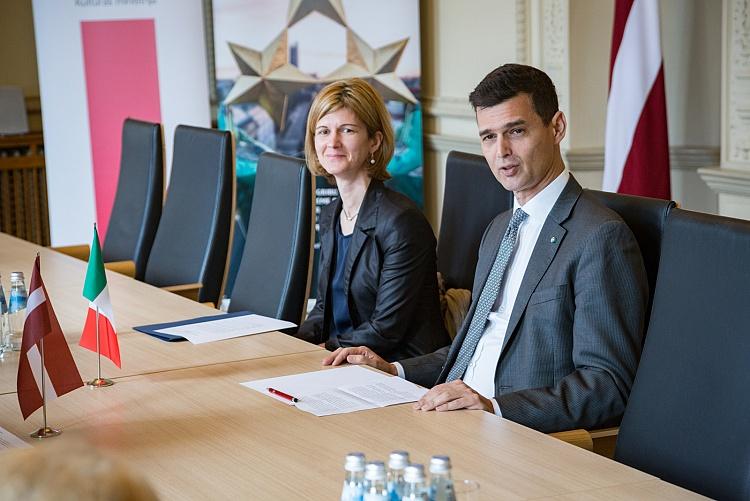 Latvija un Itālija noslēdz vienošanos par sadarbību kultūrā, izglītībā un zinātniskajā darbībā