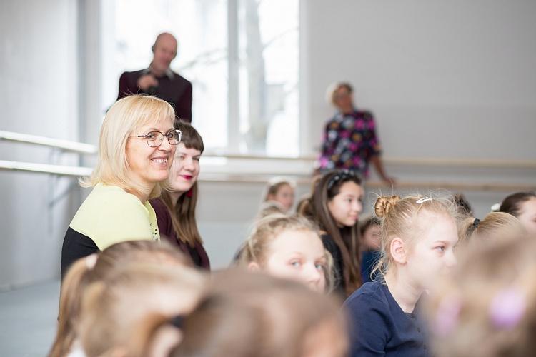 Interaktīva medijpratības izrāde Nacionālās Mākslu vidusskolas 3.-5. klašu skolēniem