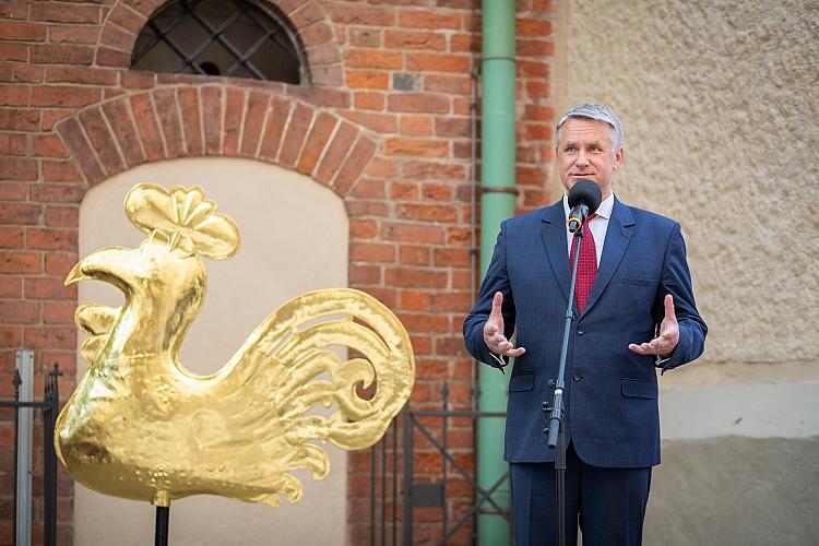 Sv. Jēkaba katedrāles torņa atjaunotā gaiļa svinīgās uzstādīšanas pasākums