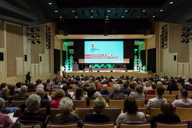 Latvijas Mazākumtautību forums - pirmā diena