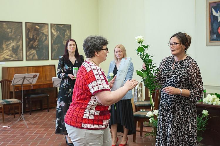 Pateicības rakstu pasniegšana muzeju speciālistiem, kuri muzeju jomā strādā 25 gadus