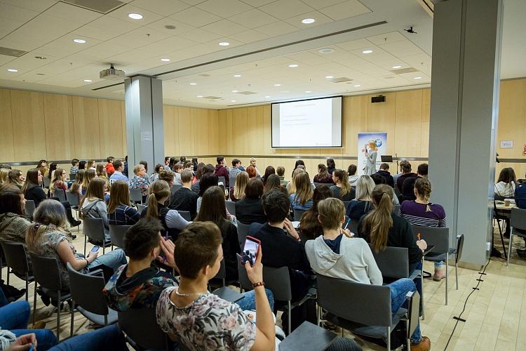 Forums jauniešiem „Es esmu internetā! Es piedalos”