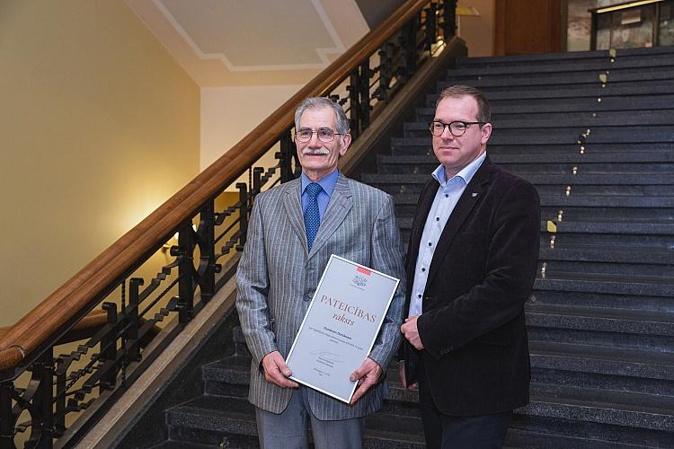 Pateicības rakstu pasniegšana muzeju speciālistiem, kuri muzeju jomā strādā 25 gadus