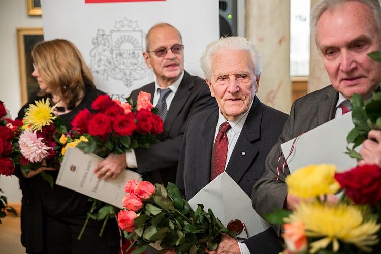 KM Atzinības rakstu pasniegšanas ceremonija.