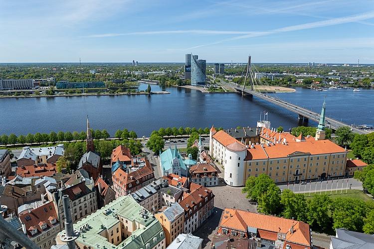 Sv. Jēkaba katedrāles torņa atjaunotā gaiļa svinīgās uzstādīšanas pasākums