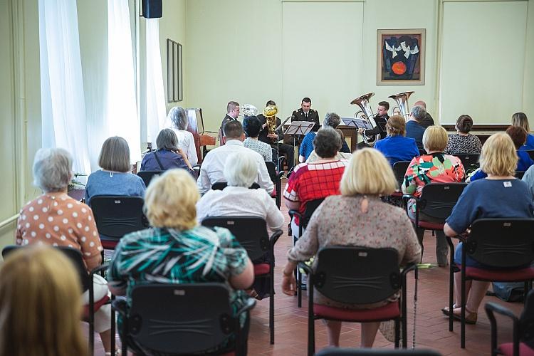 Pateicības rakstu pasniegšana muzeju speciālistiem, kuri muzeju jomā strādā 25 gadus