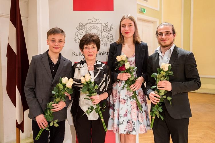 KM pateicības rakstu un Cimzes balvas pasniegšanas ceremonija kulturizglītības iestāžu audzēkņiem un pedagogiem