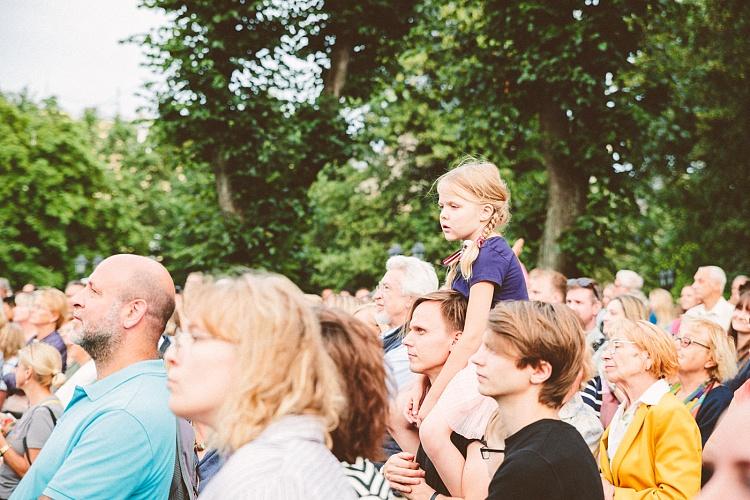 Svinīgais notikums „Baltijas ceļam 30” pie Brīvības pieminekļa