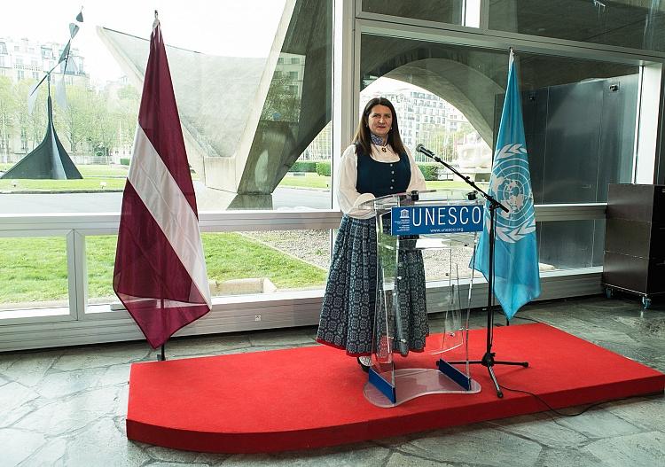 Francijā tiek atklāta audiovizuāla instalācija “Latvijas kultūras alfabēts”