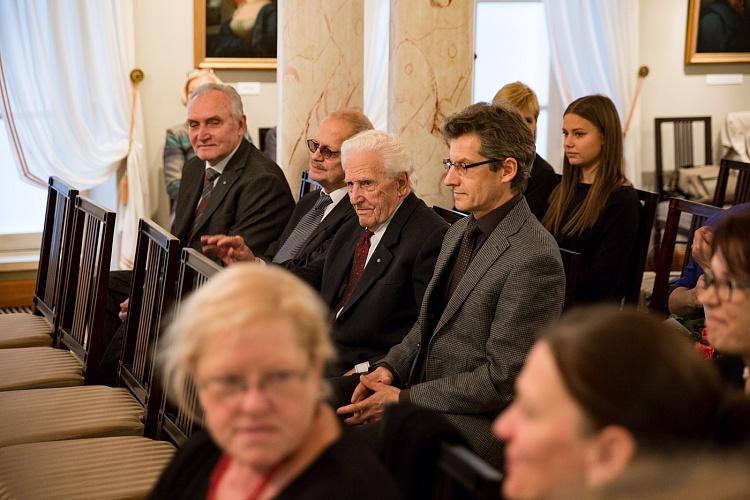 KM Atzinības rakstu pasniegšanas ceremonija.