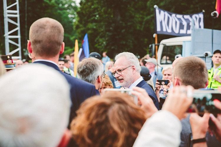 Svinīgais notikums „Baltijas ceļam 30” pie Brīvības pieminekļa