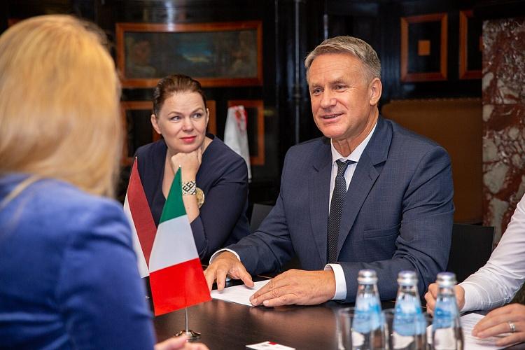 Tikšanās ar Itālijas vēstnieku Sebastiāno Fulči