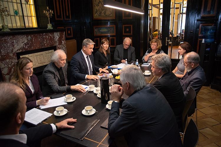 Kultūras ministrs tiekas ar arhitektūras nozares pārstāvjiem