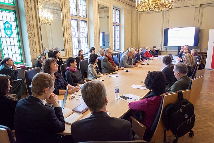 Diskusijā par kultūrpolitikas nostādnēm