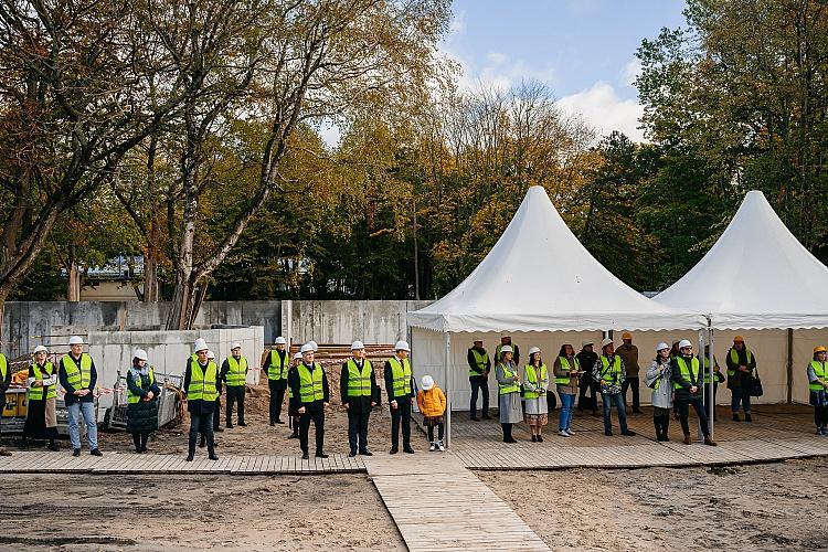Koncertdārza "Pūt, vējiņi" pamatakmens ielikšanas svinīgais pasākums