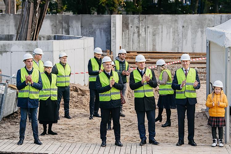 Koncertdārza "Pūt, vējiņi" pamatakmens ielikšanas svinīgais pasākums