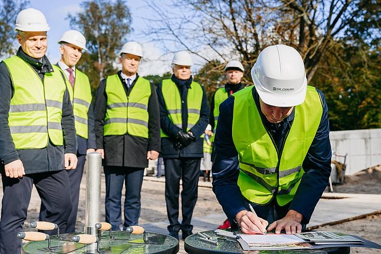 Koncertdārza "Pūt, vējiņi" pamatakmens ielikšanas svinīgais pasākums