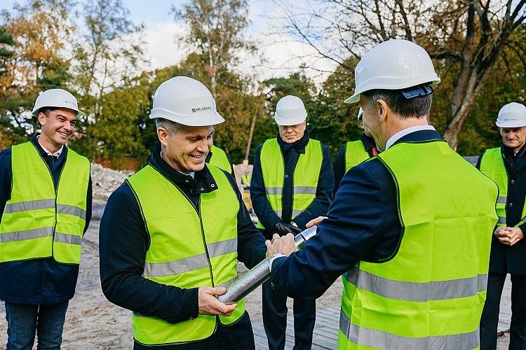 Koncertdārza "Pūt, vējiņi" pamatakmens ielikšanas svinīgais pasākums