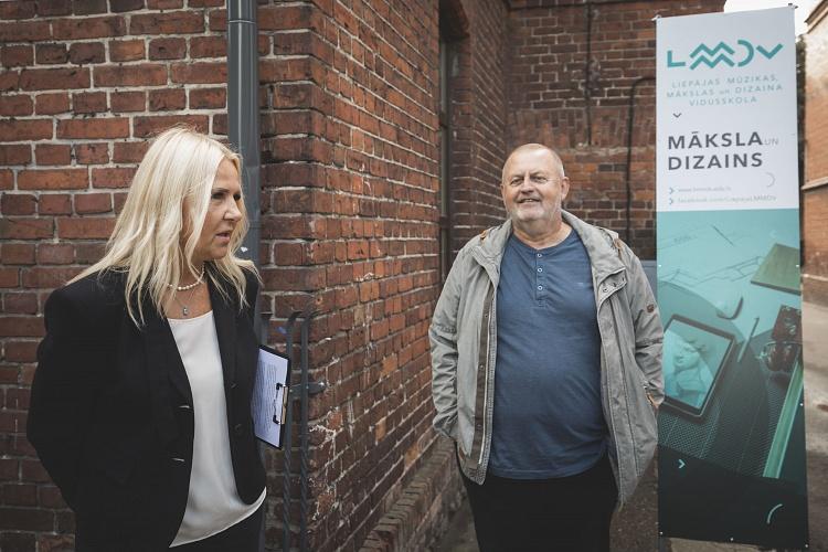 Kultūras ministrs apmeklē Liepājas Mūzikas, mākslas un dizaina vidusskolu