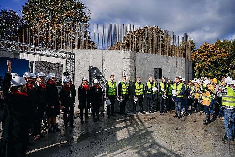 Koncertdārza "Pūt, vējiņi" pamatakmens ielikšanas svinīgais pasākums
