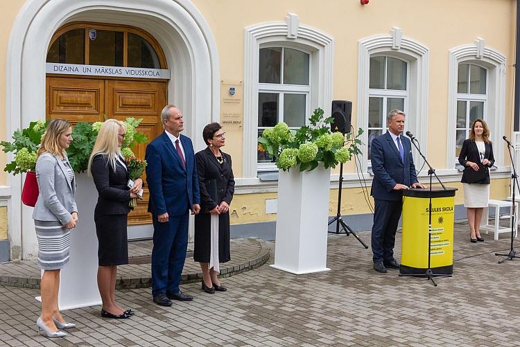 Kultūras ministrs apmeklē Daugavpils PIKC Saules skola jaunā mācību gada atklāšanas pasākumu