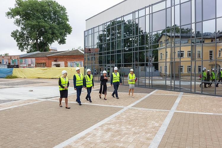 Kultūras ministrs apmeklē Daugavpils PIKC Saules skola jaunā mācību gada atklāšanas pasākumu