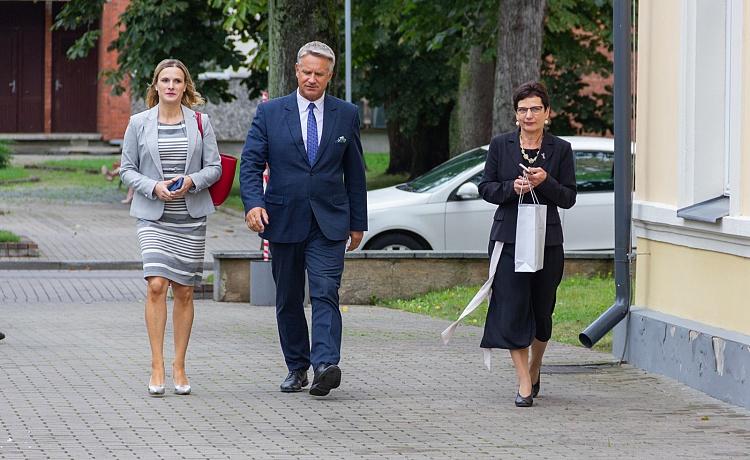 Kultūras ministrs apmeklē Daugavpils PIKC Saules skola jaunā mācību gada atklāšanas pasākumu